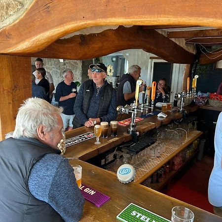 Ty Dderw Country Inn Моелфре Екстериор снимка