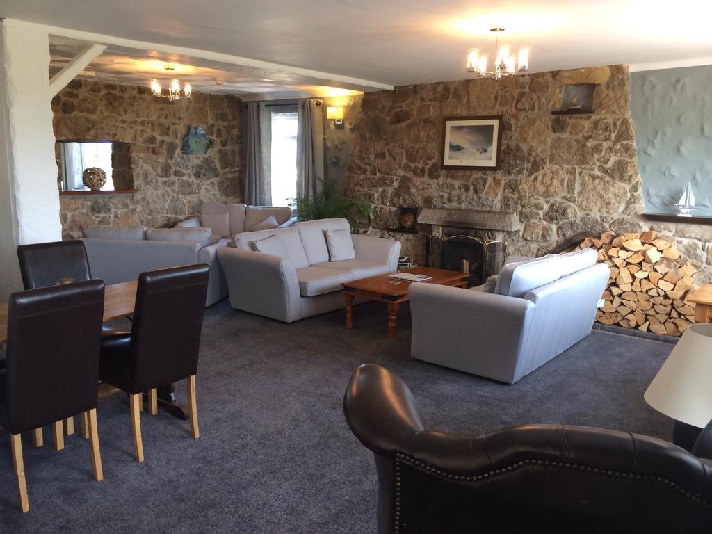 Ty Dderw Country Inn Моелфре Екстериор снимка