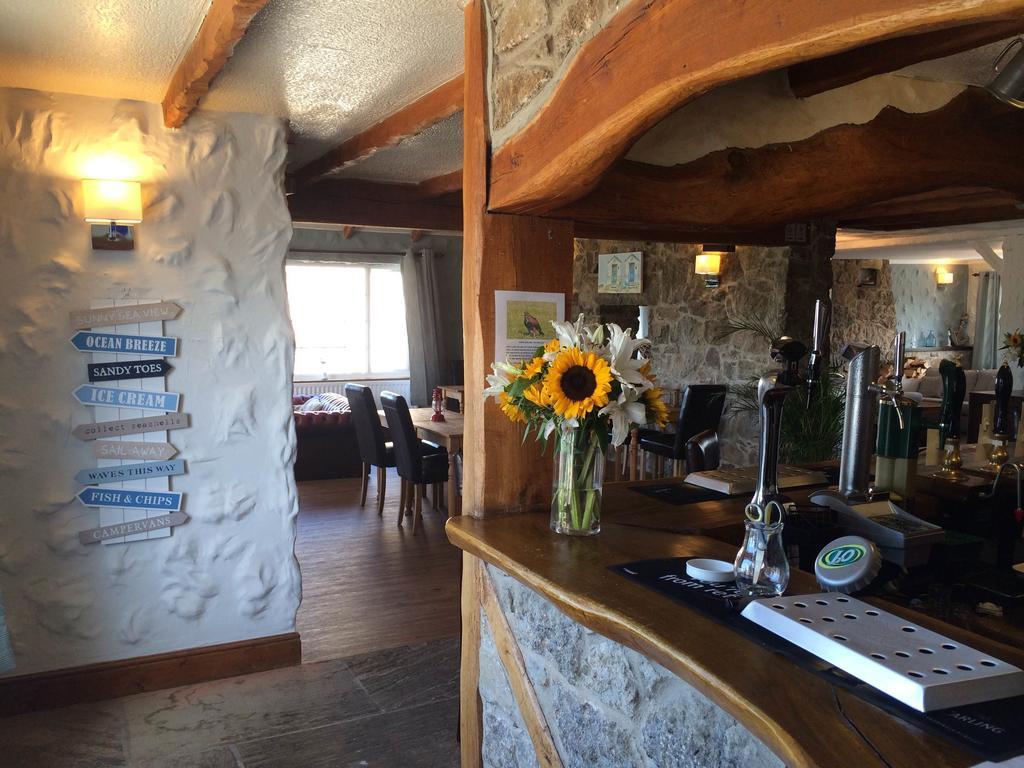 Ty Dderw Country Inn Моелфре Екстериор снимка