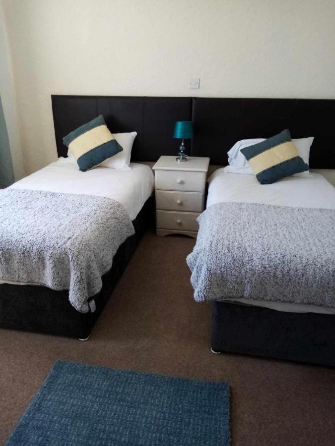 Ty Dderw Country Inn Моелфре Екстериор снимка