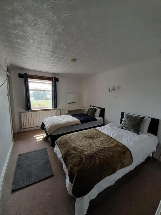 Ty Dderw Country Inn Моелфре Екстериор снимка