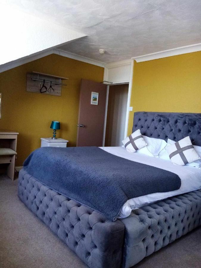 Ty Dderw Country Inn Моелфре Екстериор снимка