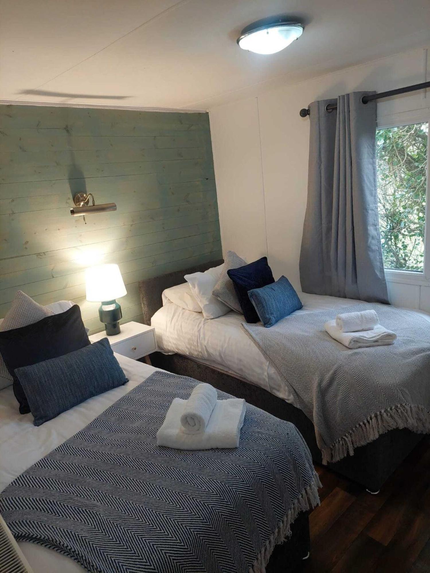 Ty Dderw Country Inn Моелфре Стая снимка