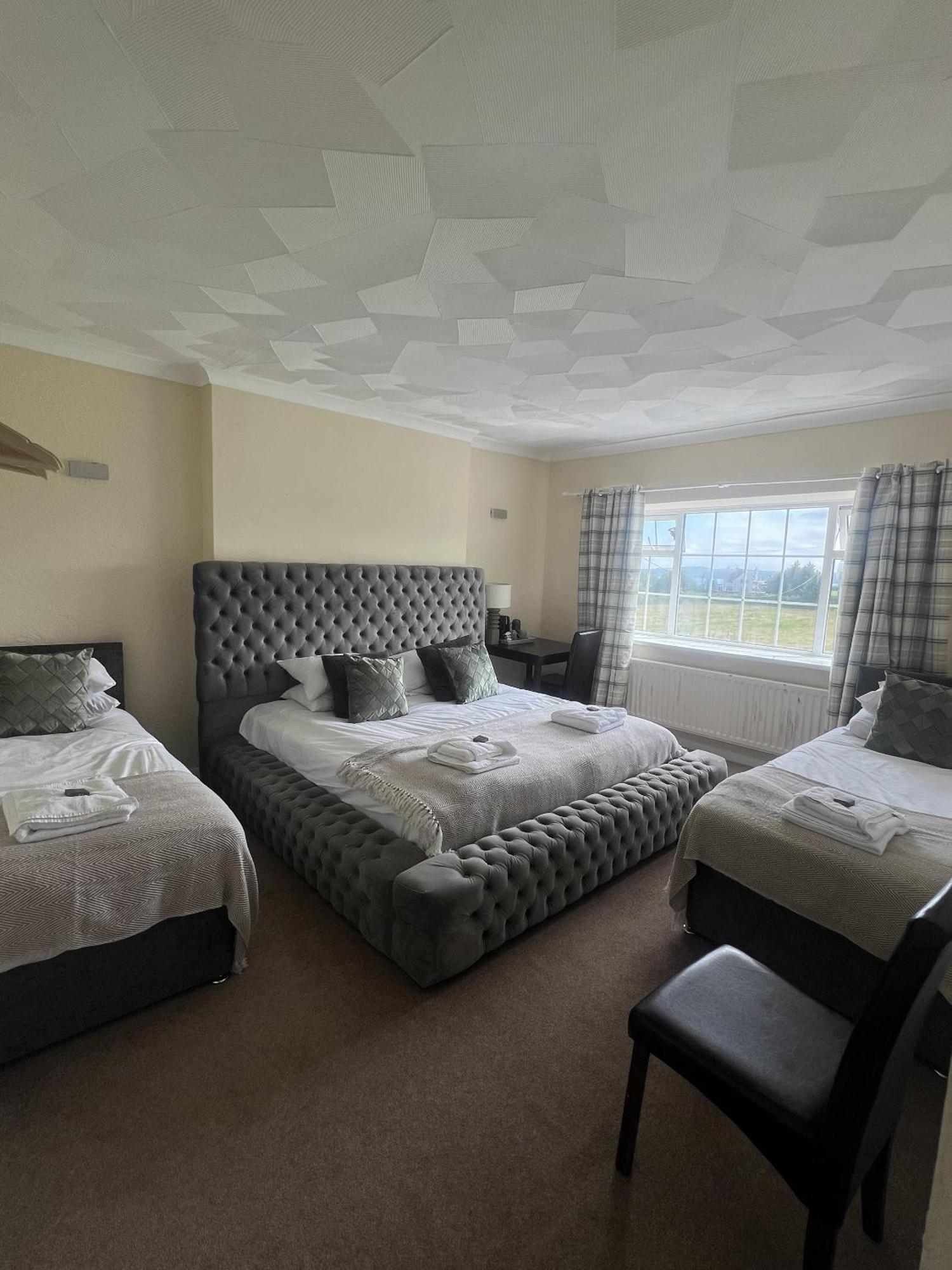 Ty Dderw Country Inn Моелфре Стая снимка