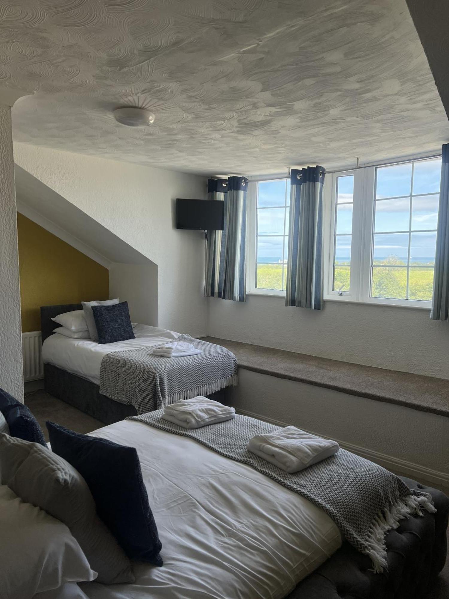 Ty Dderw Country Inn Моелфре Стая снимка