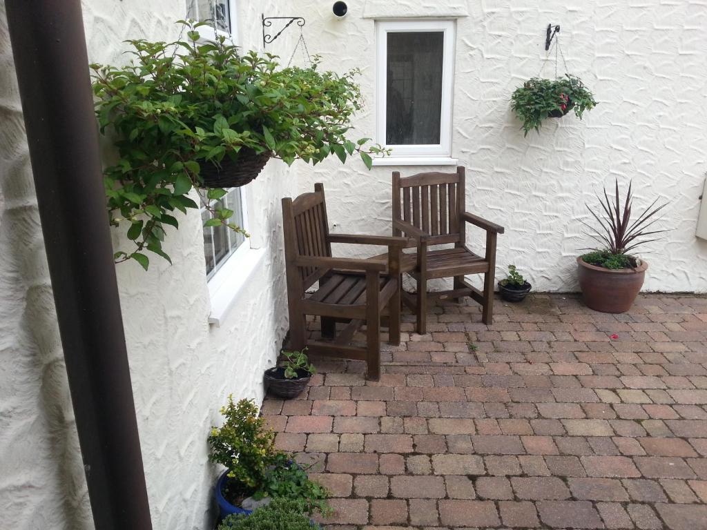 Ty Dderw Country Inn Моелфре Екстериор снимка