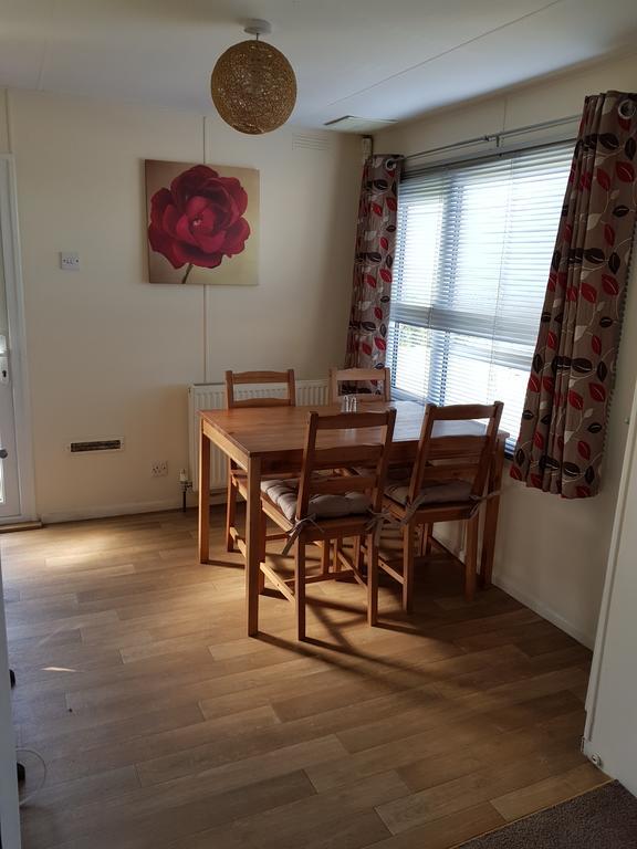 Ty Dderw Country Inn Моелфре Екстериор снимка